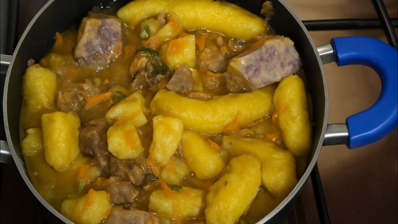 Рецепт матоке из козлятины с ндумой | Нежное рагу из козлятины, матоке и маранты 