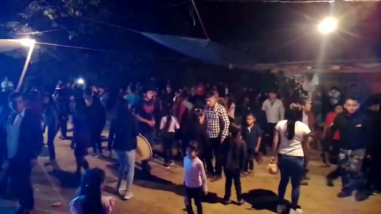 Francisco Almaraz y su Bakagua..en Rio Platanillo , Quelove Loxicha