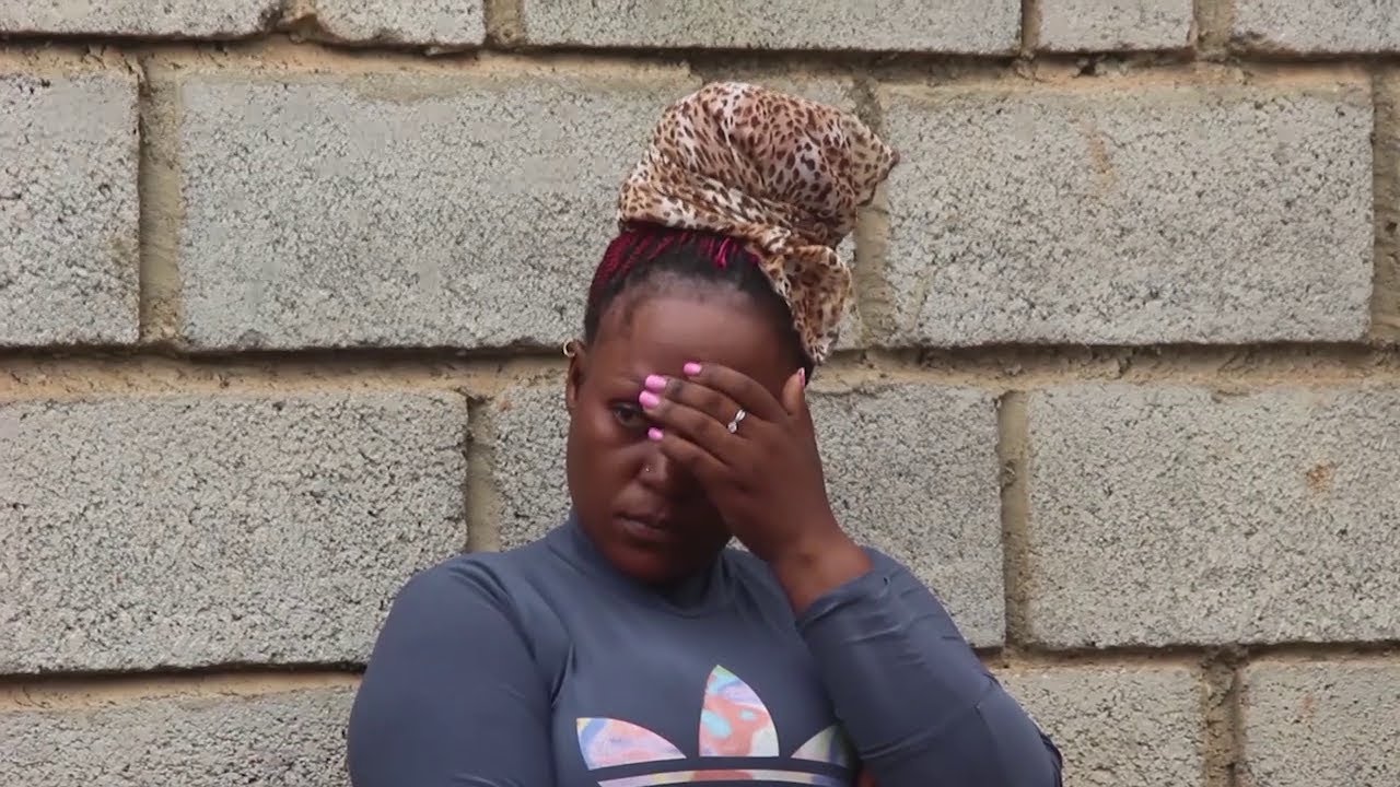 Agataliikonfuufu Omukazi acanga abasajja gamumyuse Omu nkubakyeyo gweyalimba olubuto n’amusiba omula