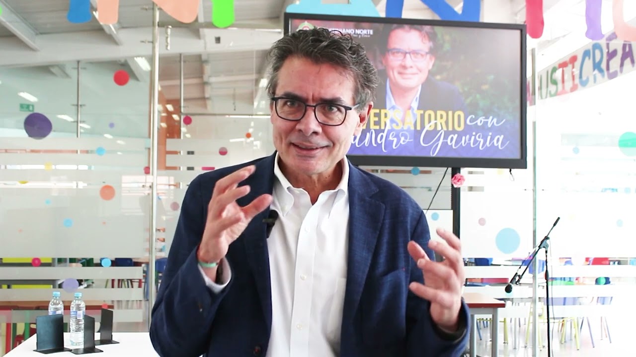 Alejandro Gaviria conversando con sus lectores Agustinianos.