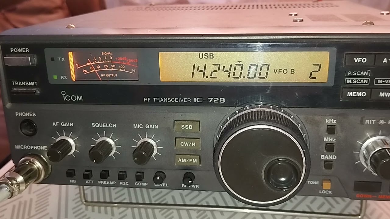 icom ic 728, CN8GFH & MR0IQD sur 20m.  04/05/2023
