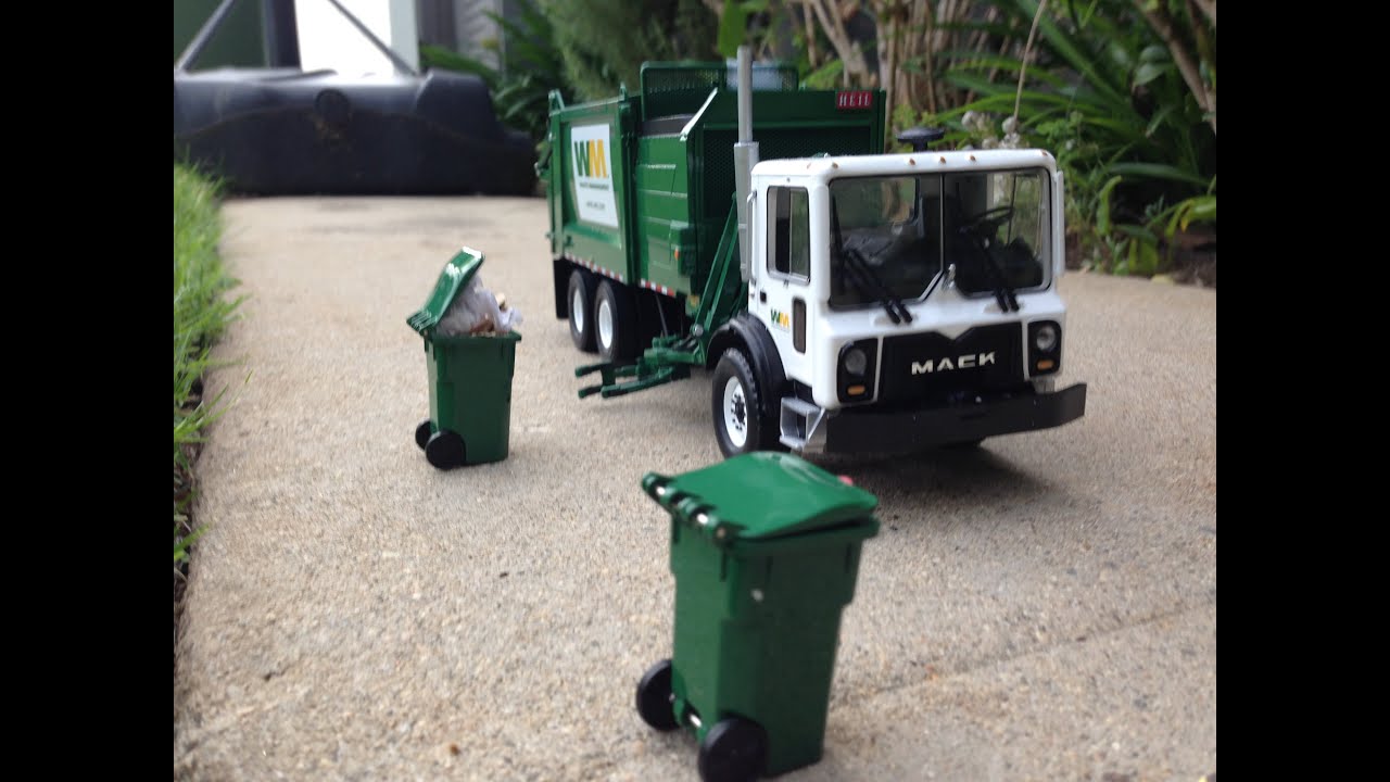 First Gear Garbage Trucks Action with Hopper Shots