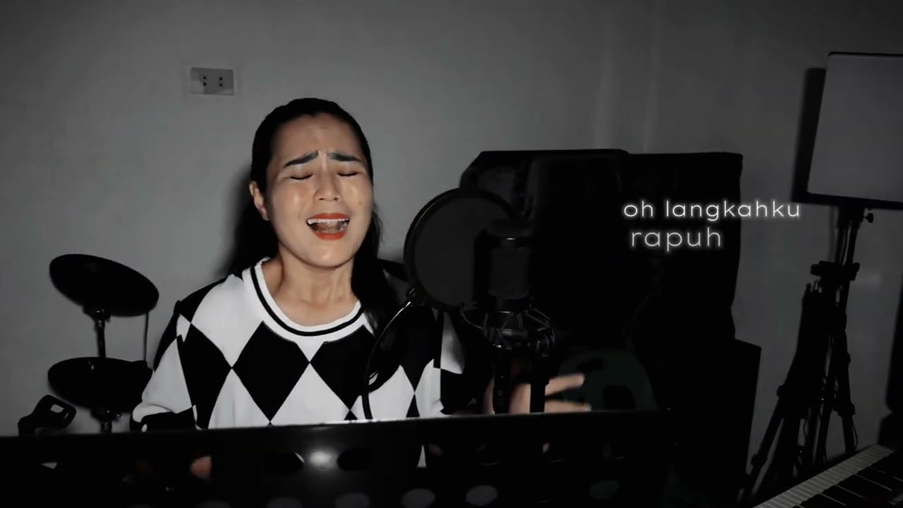 Cover Song Tuhan peluk Aku sebentar saja. By.Neva Pasaribu