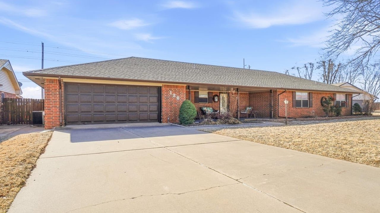 120 Mitchell Dr, Elk City, OK