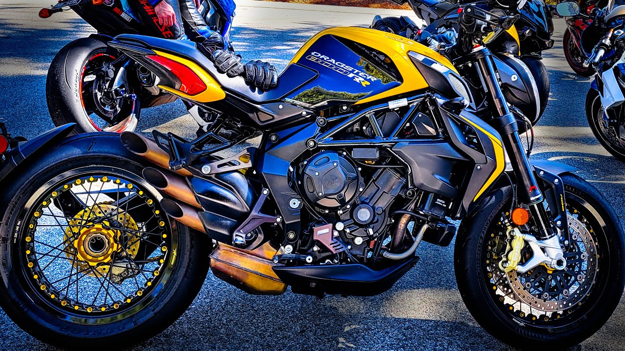 Group Ride MV Agusta Dragster 800 RR