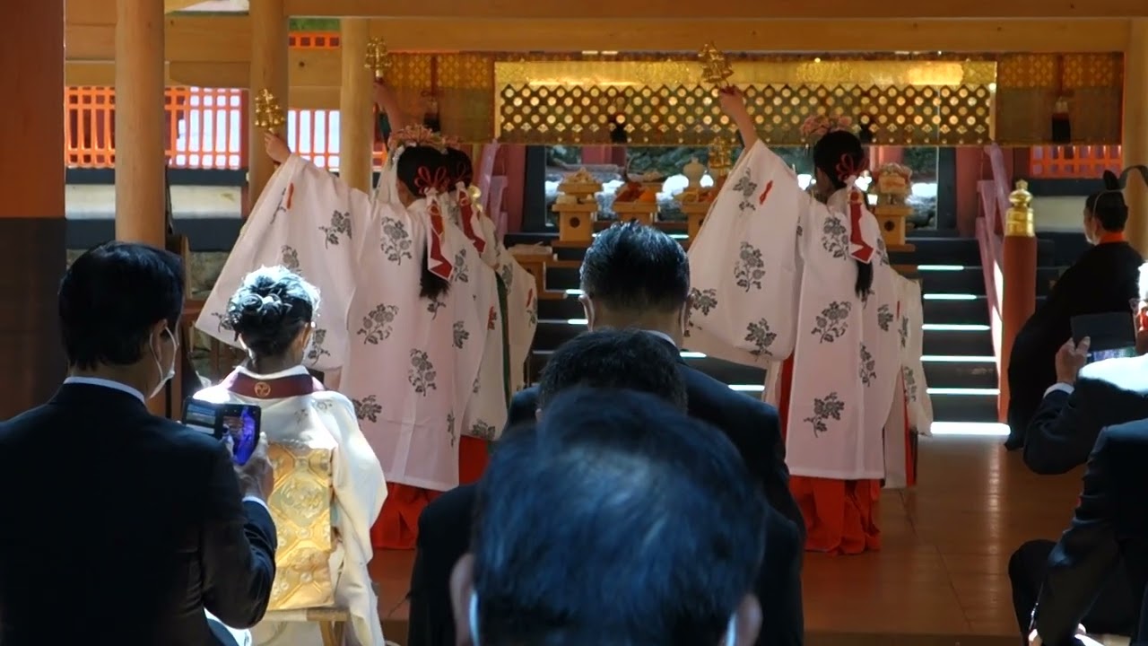 丹生都比売神社　『花盛祭』　浦安の舞