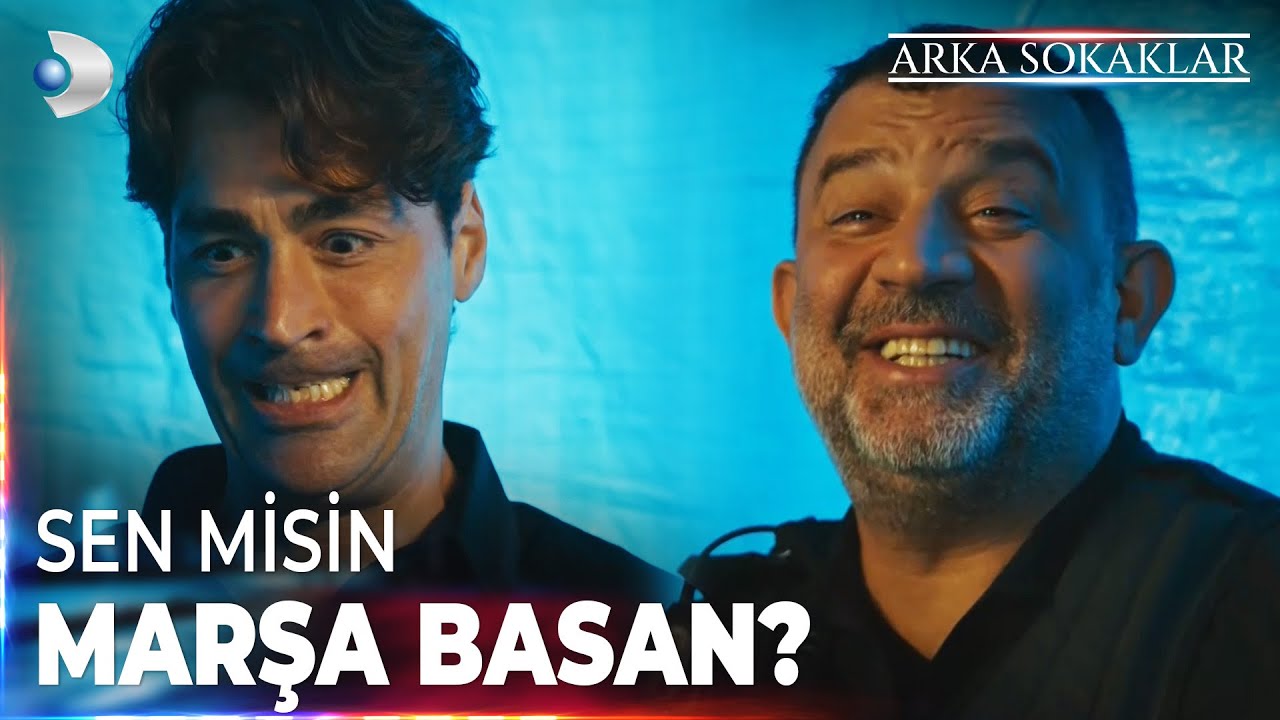 Mesut, Bozo'yla Uğraşmalara Doyamadı #ArkaSokaklar 721. Bölüm