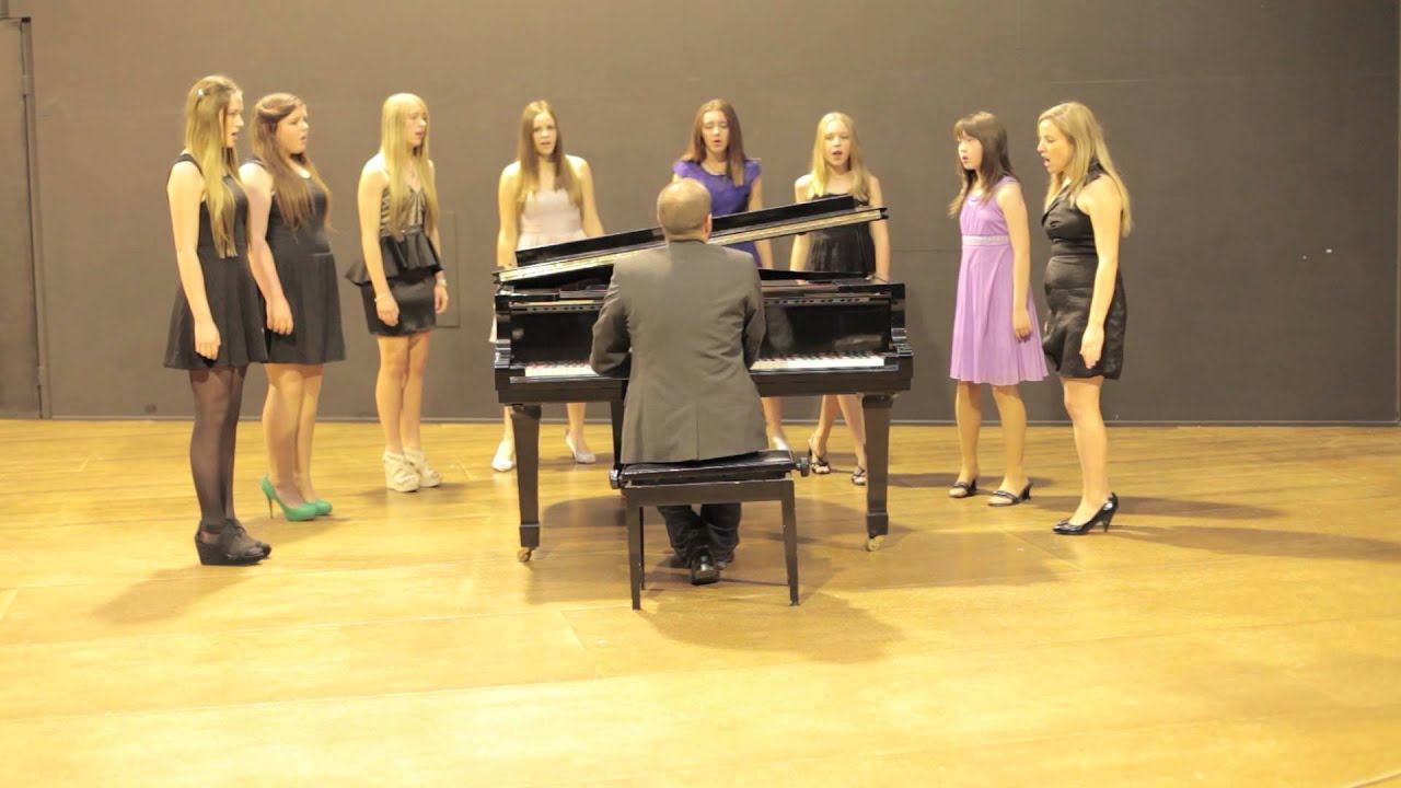 Cantare Female Choir singing Jar of Hearts with choralography