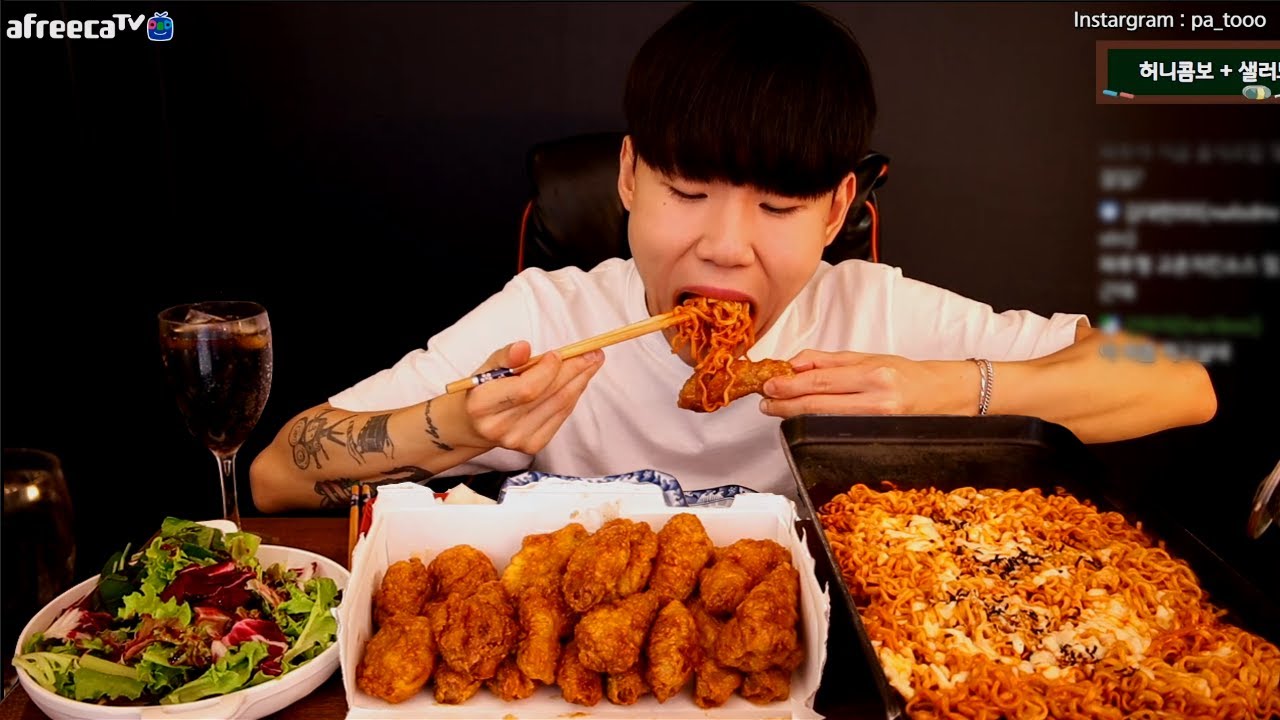 교촌허니콤보에 치즈넣은 불닭볶음면 먹방 MukBang Eating Show