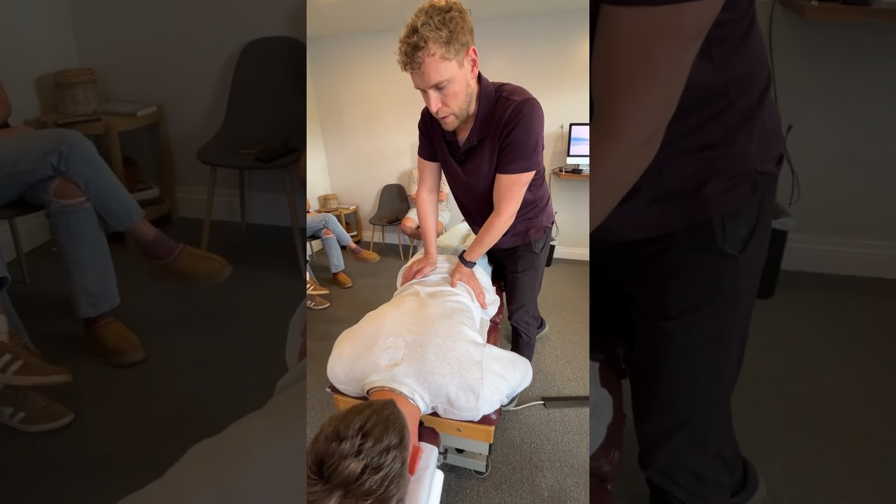 Dr.Jason helps a 
