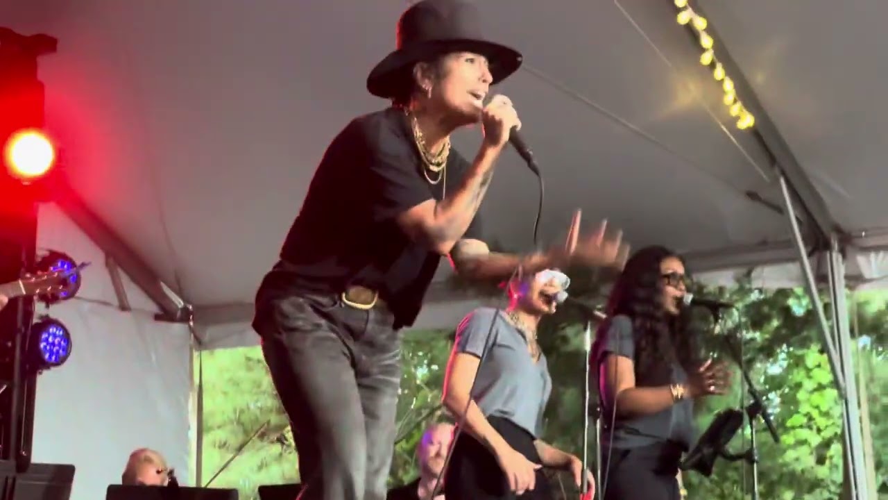 Linda Perry - Is That All You Got? (Live at Gold Pacific Studios: Nashville, Tennessee)