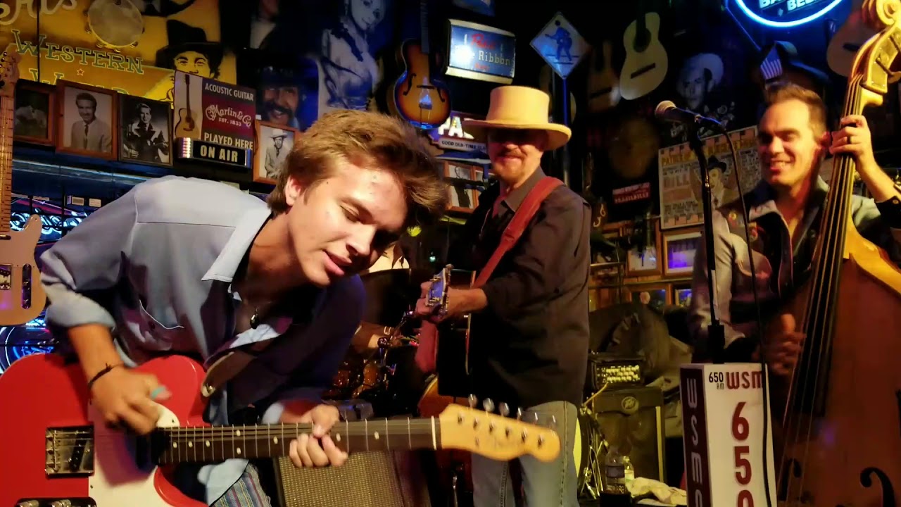 Roberts Western World