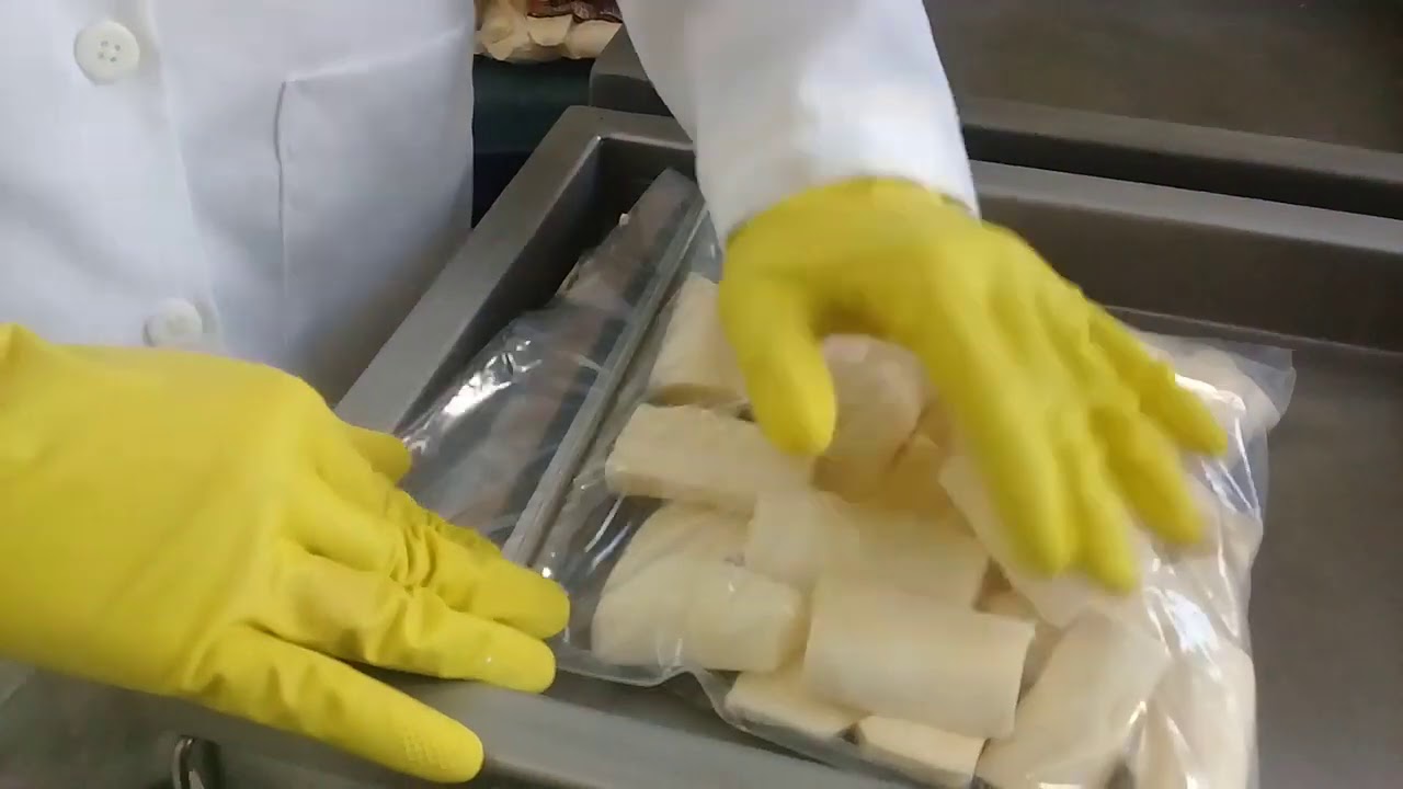 Mandioca embalada a vacuo. Agroindustria PRIMUS  Prado - Bahia