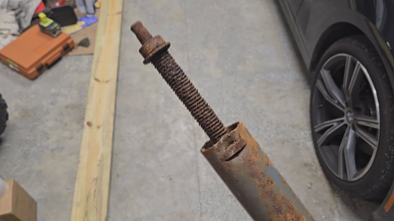 Save the jack! Disassemble and fix rust on welded trailer jack no cutting or welding required