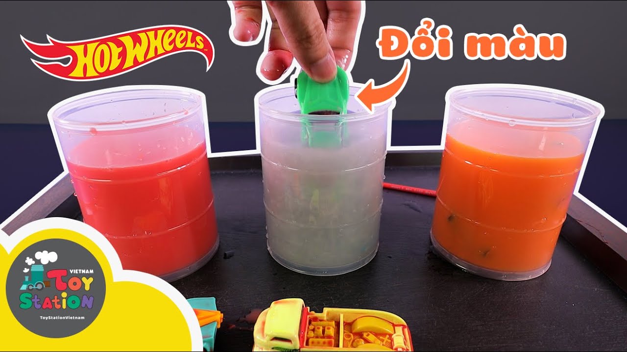 Hot Wheels đổi màu nóng lạnh và  vòng đua xoắn ốc vô tận ToyStation 732
