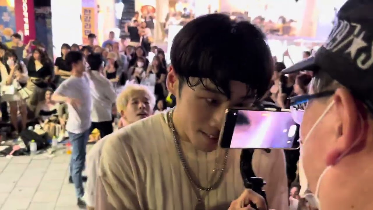 HONGDAE K-POP BUSKING (BOY GROUP) - [PSY] Gentleman