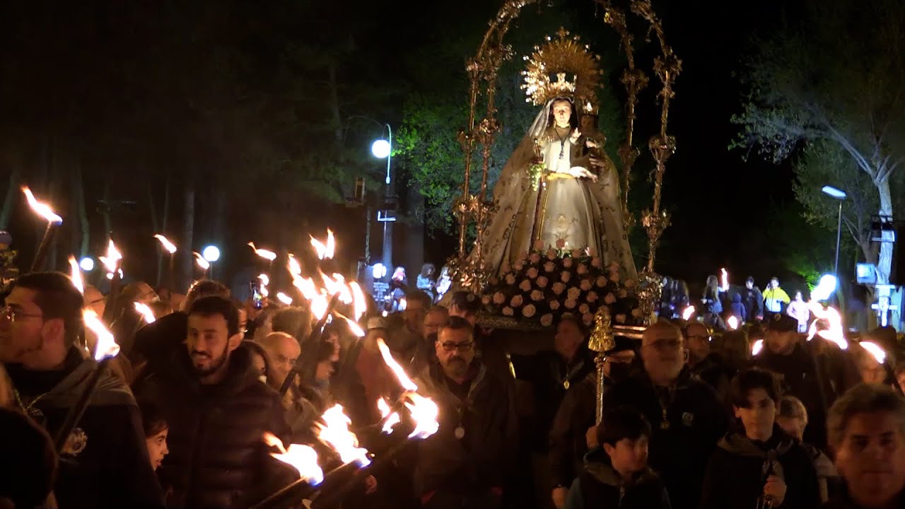 Las antorchas vuelven a iluminar Tomelloso aguardando a la Virgen de las Viñas