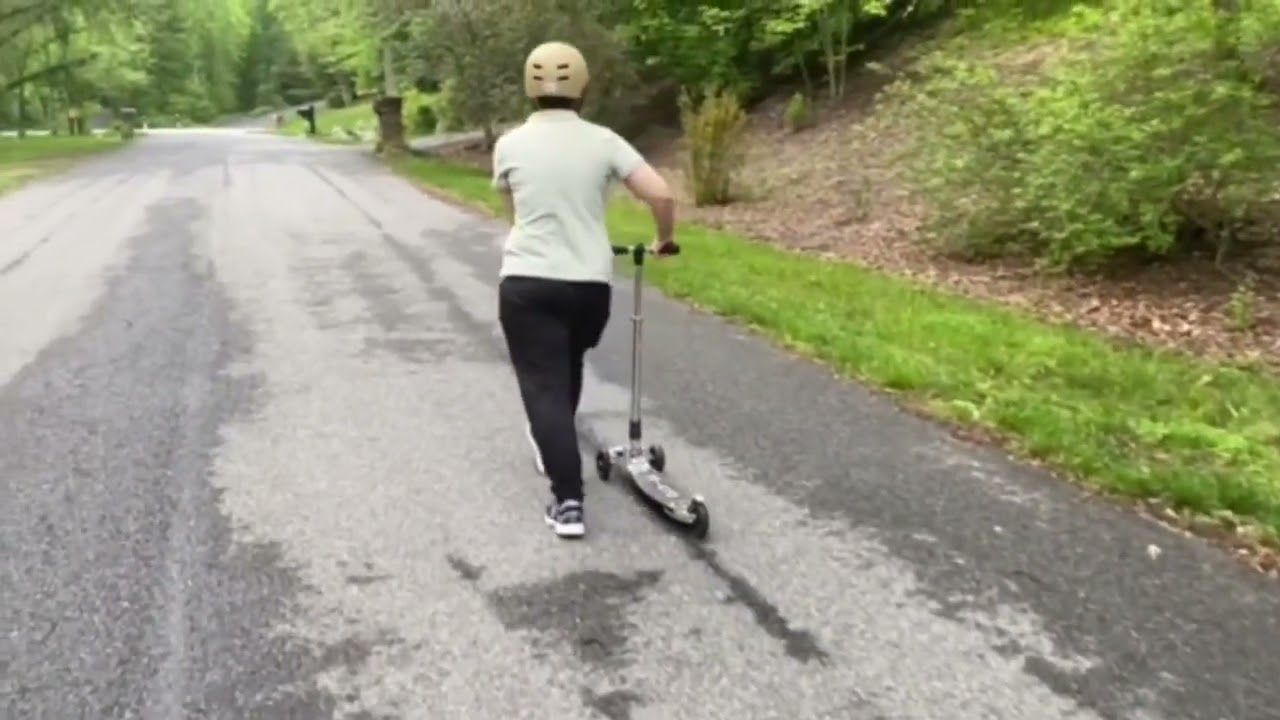 Micro Kickboard Original 2.0 scooter ride demonstration