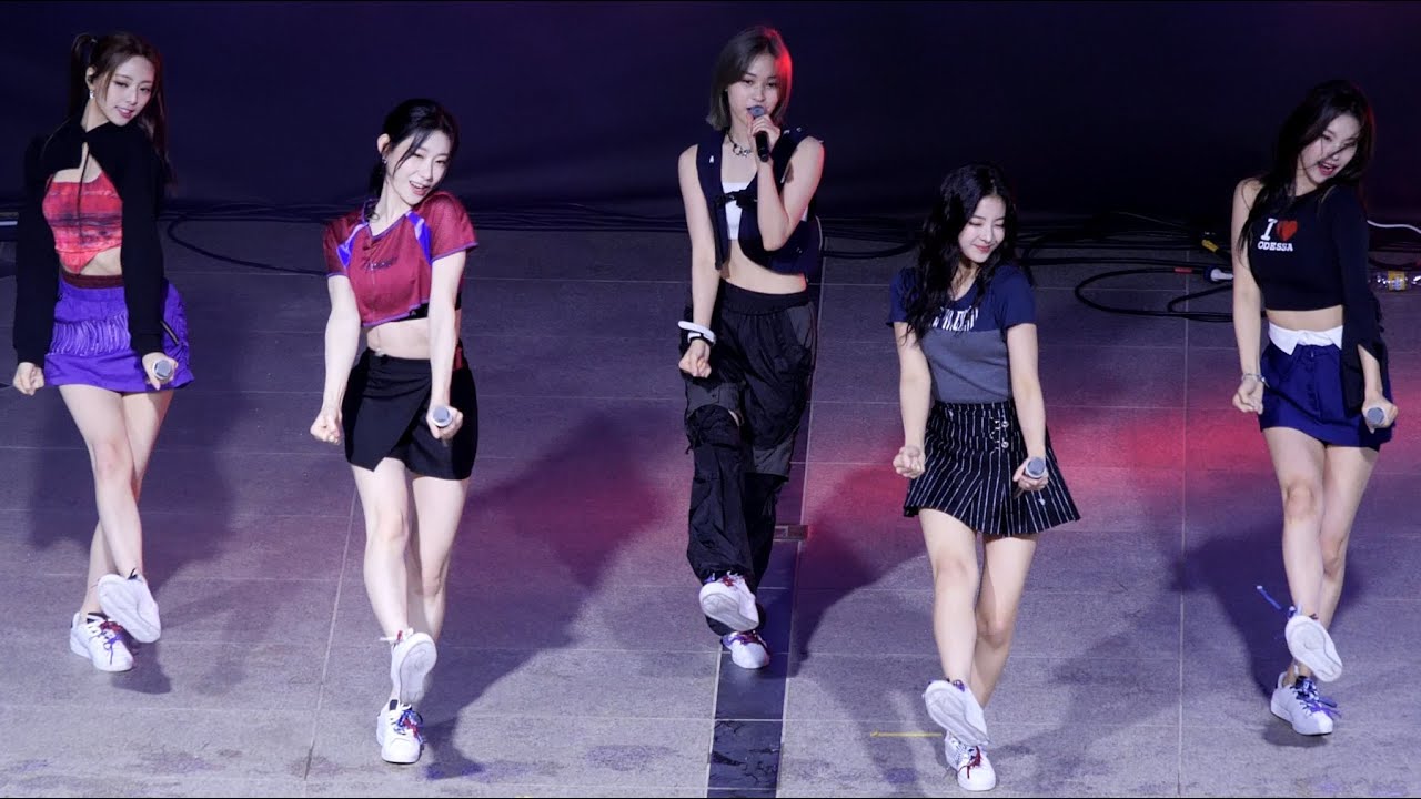 221006 있지 (ITZY) SNEAKERS (스니커즈) 4K Cam (한양대학교축제)