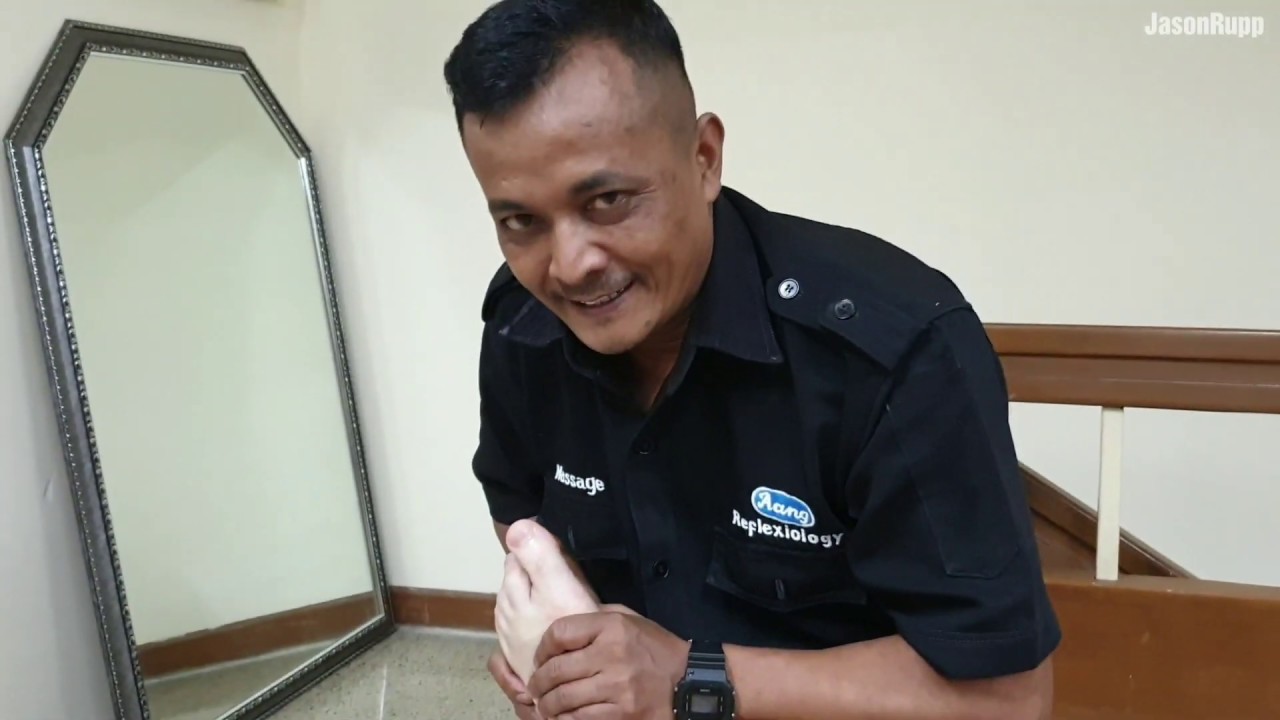 💈STRONG Indonesian Reflexology Massage $6.50 at PAX Wijaya Barbershop in Jakarta