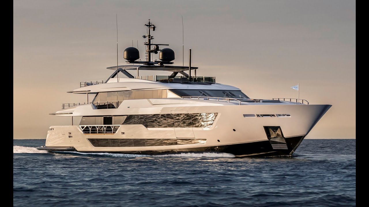 Custom Line 140 Yacht Review Exteriors and Interiors by #theluxuryyachtlady
