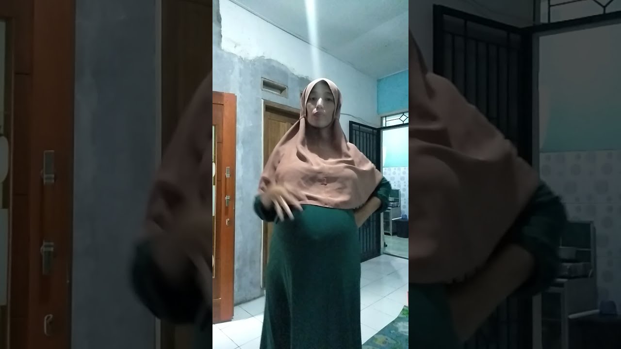 Bumil beli kelapa ijo || proses harus di rebus mendidih.