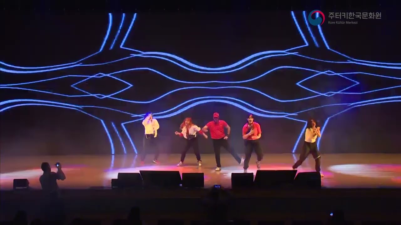 AESİRA - Stray Kids Domino