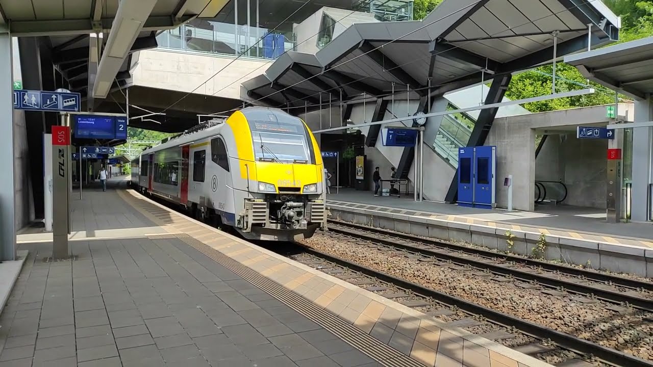 SNCB 8543 Desiro train from Liège to Luxembourg, leaving the new station 