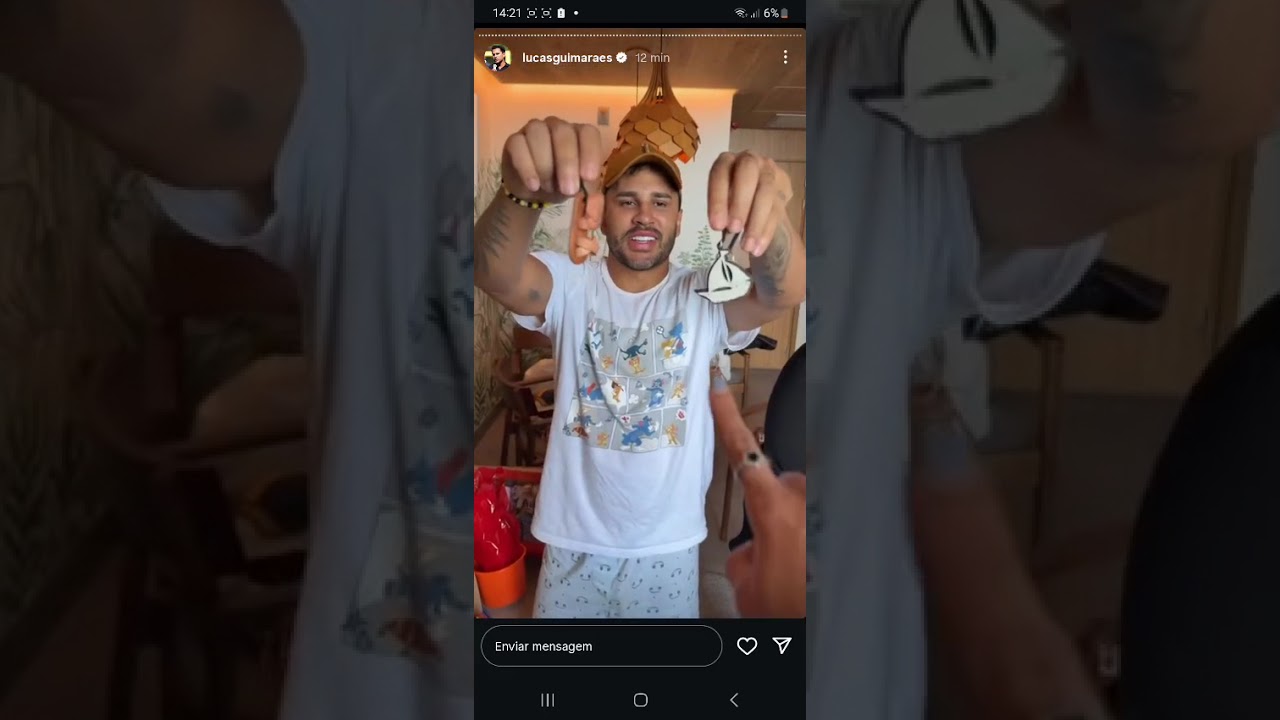 Lucas Guimarães abrindo os presente que mandamos pra ele Deus e fiel Deus marca encontro #deus