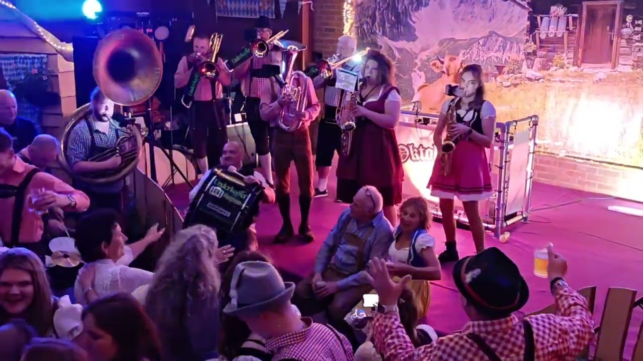 Dweilorkest Underkoffer op Oktoberfest De Roete