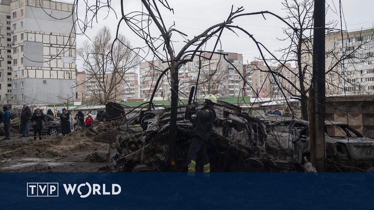 Три человека погибли в результате удара России по деревне на юге Украины | TVP World News