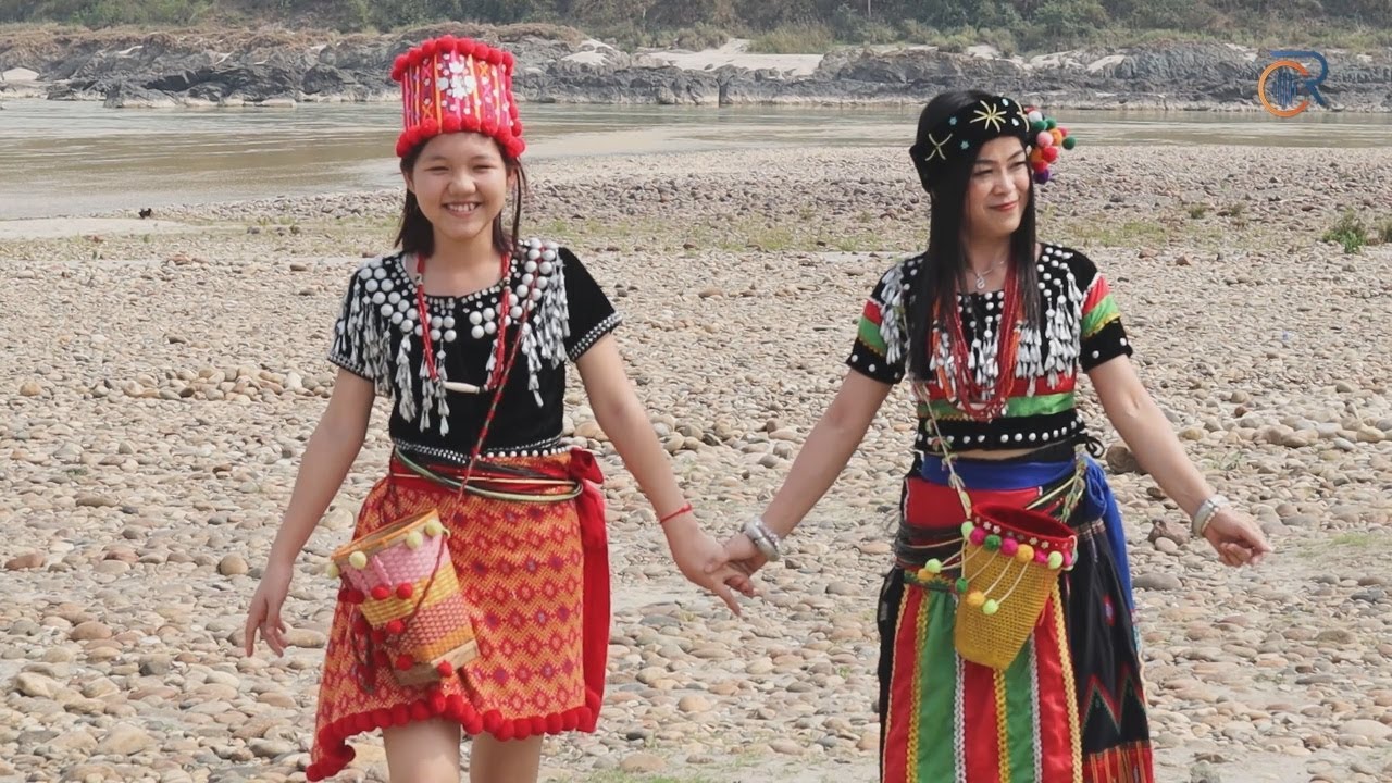 မွၵ်ႇလူင်ႇလဵဝ် - ၼၢင်းႁွမ်ၼုတ်း หมอกโหล่งเดียว - นางหอมนุช【Official MV】
