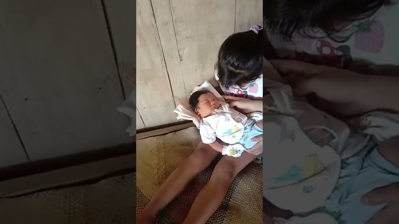 MBak Zahra momong Dedek Qiana