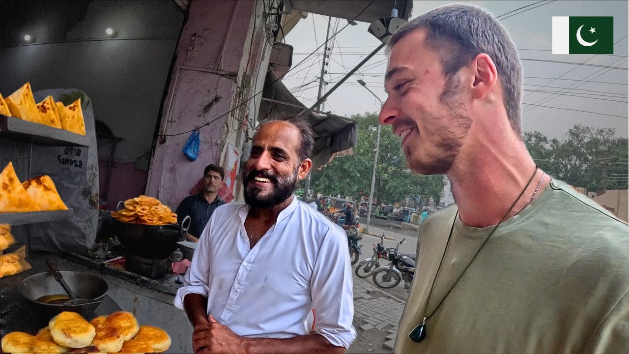 Trying Pakistani Food for the First Time 🇵🇰