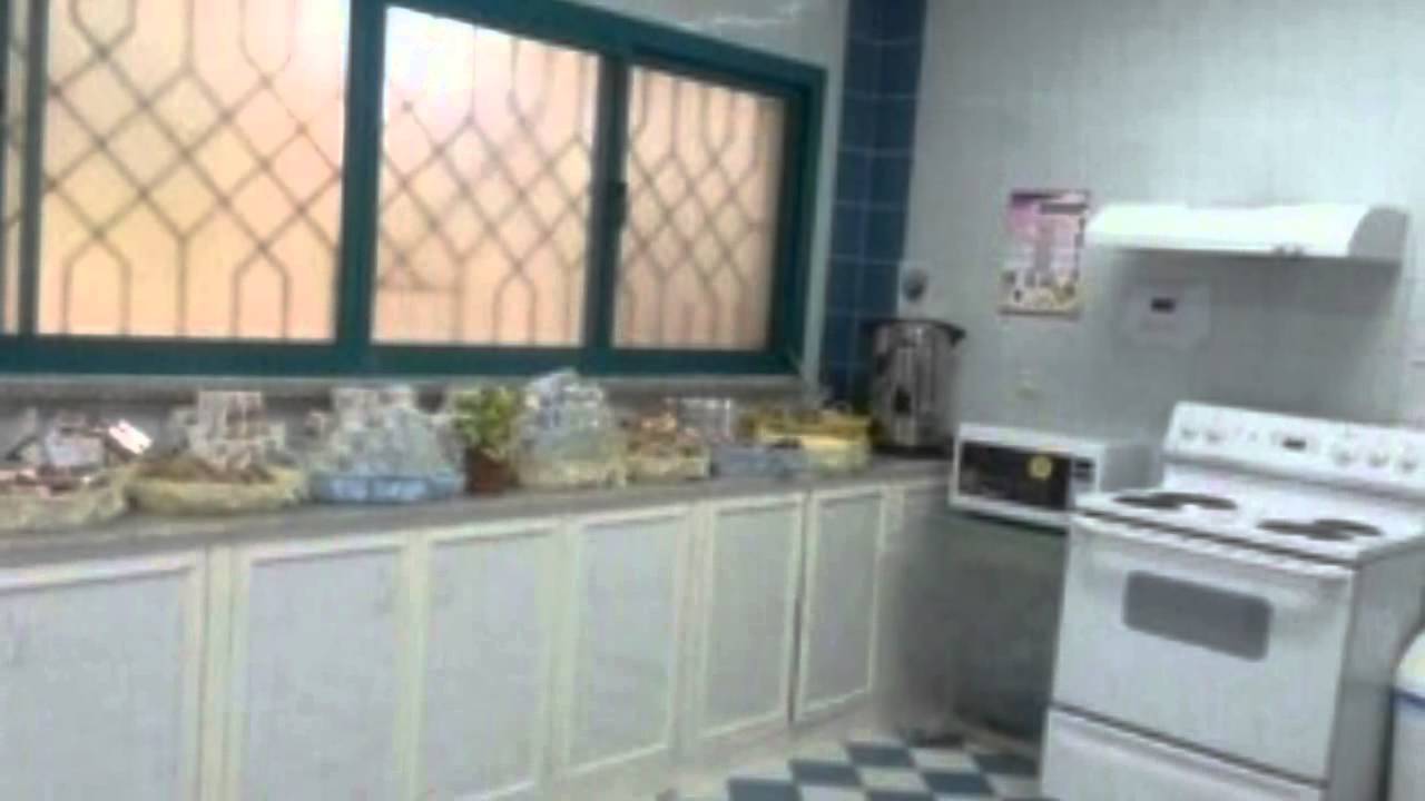 الثانوية الحادية عشر و المتوسطة العاشرة بأبها