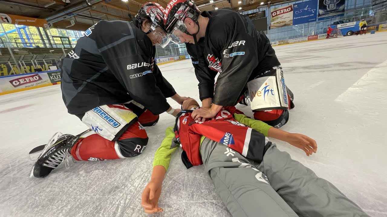 ECDC Memmingen: Bevor das Hirn Matsch ist - Spieler lernen, Teamkameraden zu reanimieren