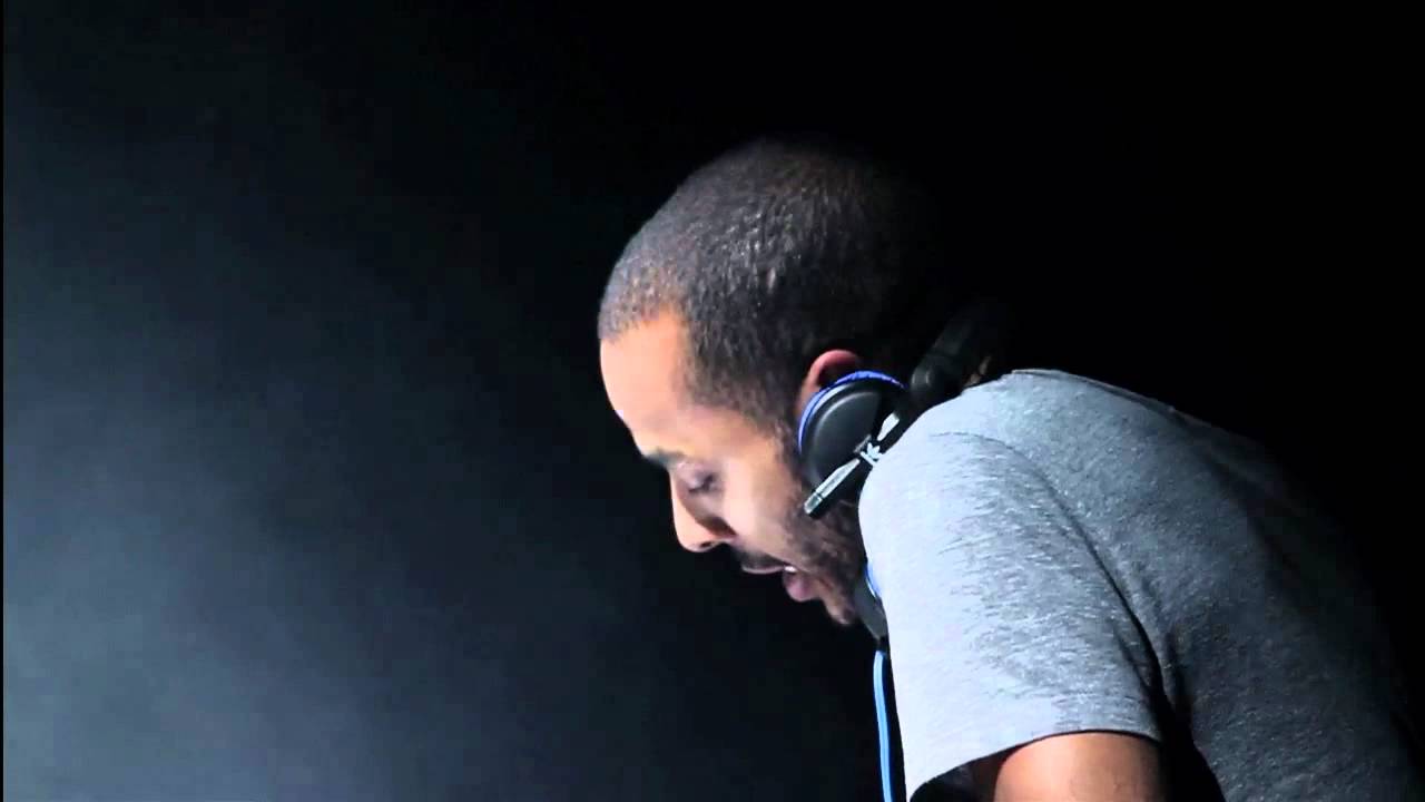 Dj Mehdi Live @ Festival Lives au Pont 2011 - Un Disque Un Jour