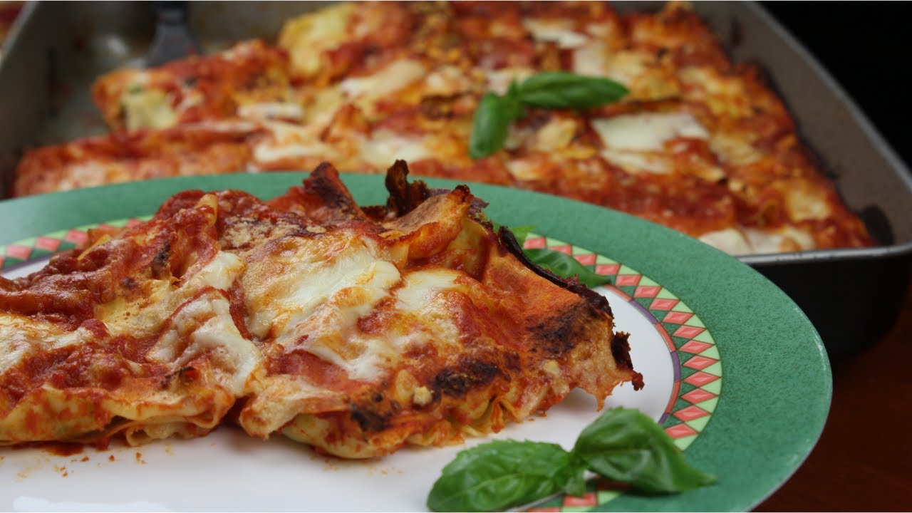 Fagottini di lasagna al forno. Un primo piatto goloso per i giorni di festa.