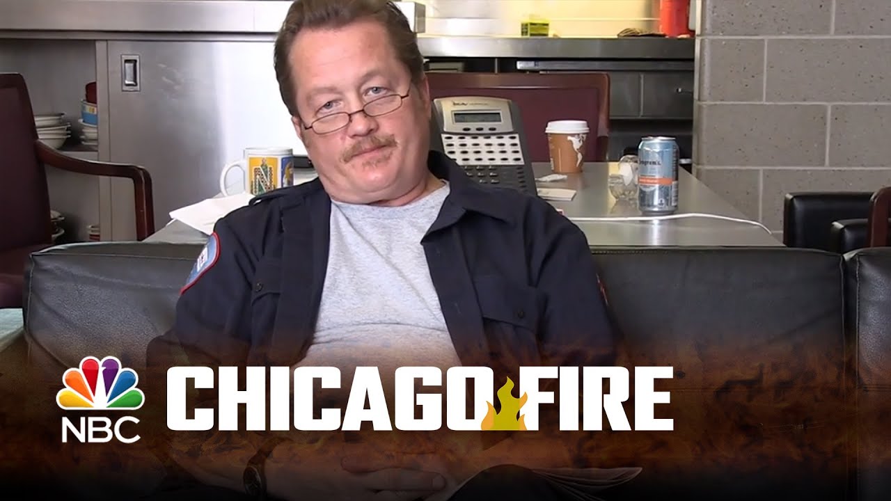 Chicago Fire - Mouch on the Couch (Digital Exclusive)