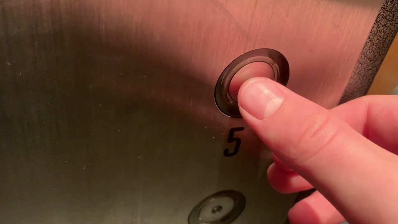 CG2A elevator @Lyon, France