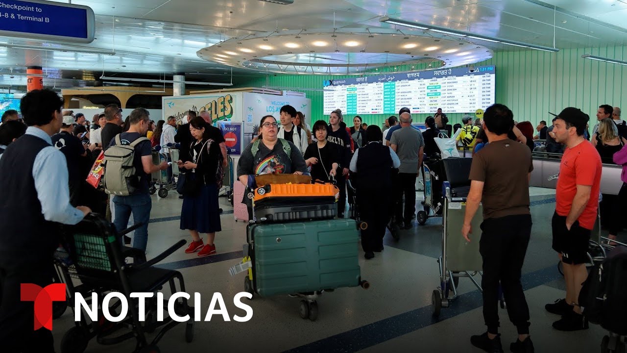 Unos 6 millones de personas viajarán por aire el 4 de julio | Noticias Telemundo