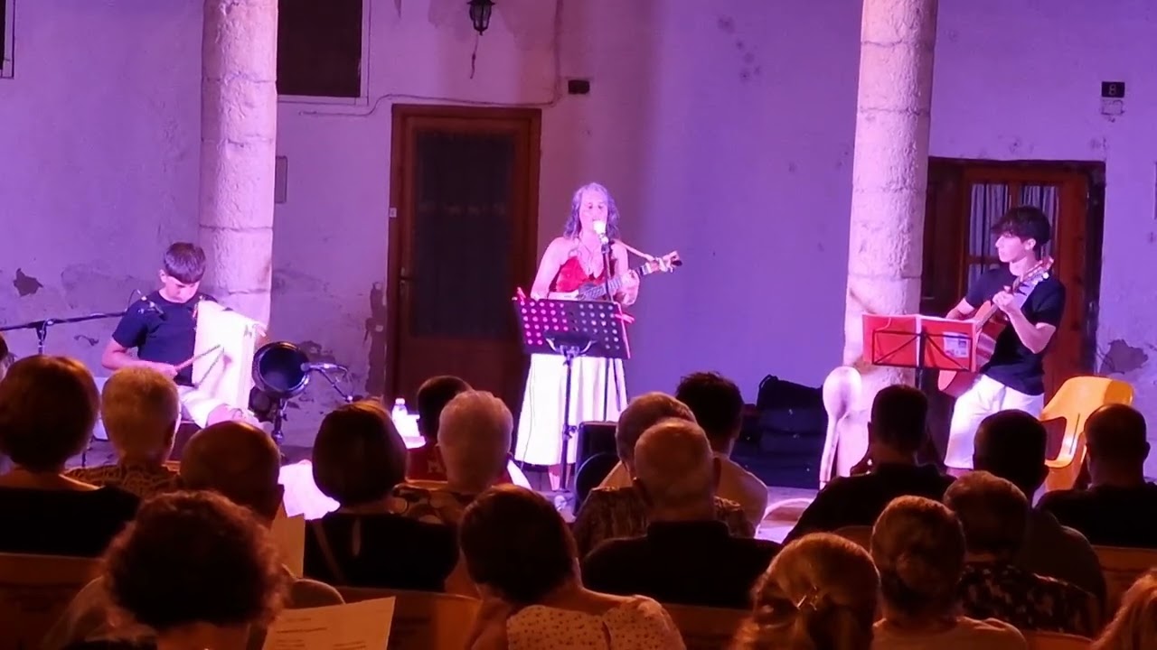 Bressol: A la serra de l'ermita - Nadala: cançó d'asguirlando. Vinaròs