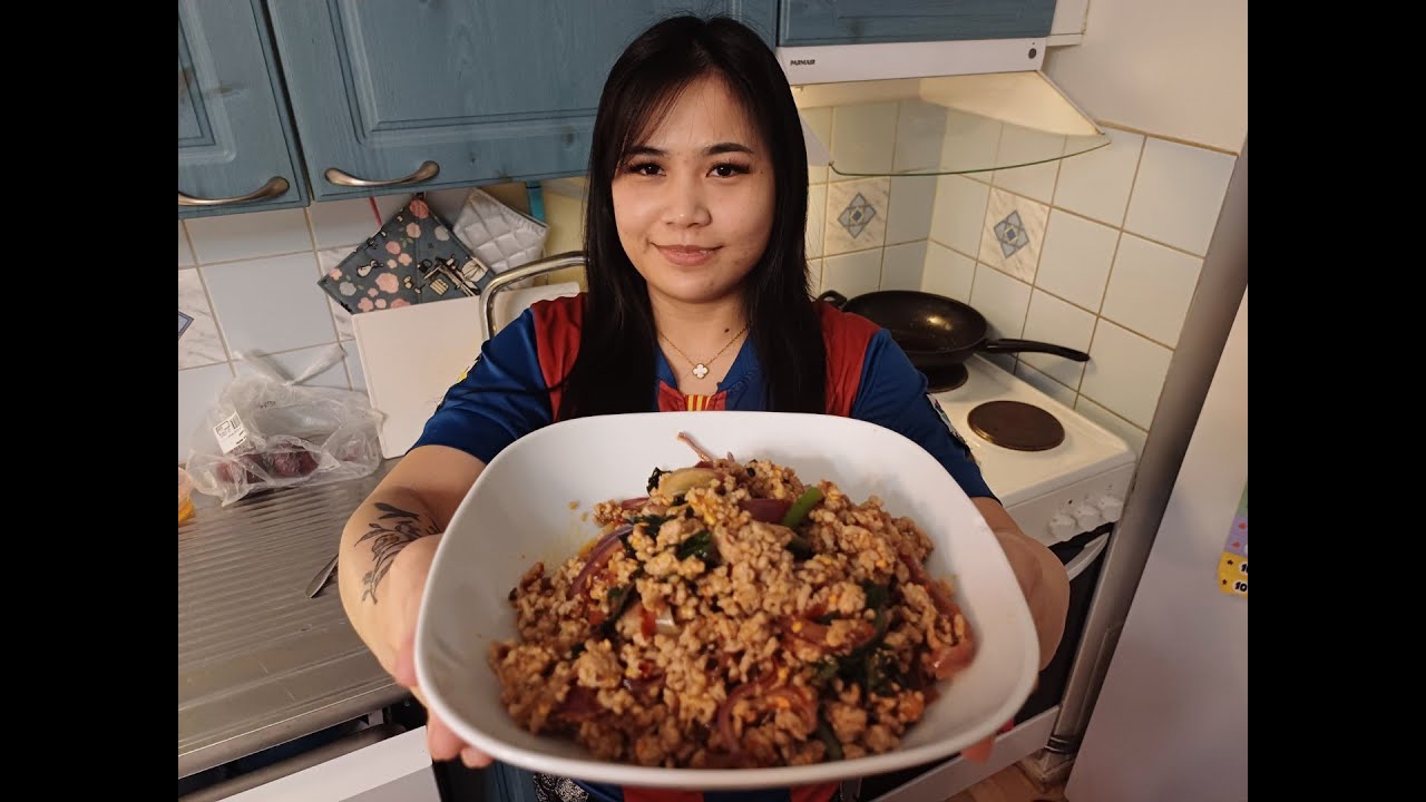 Laap moo , thaimaalainen arkiruoka