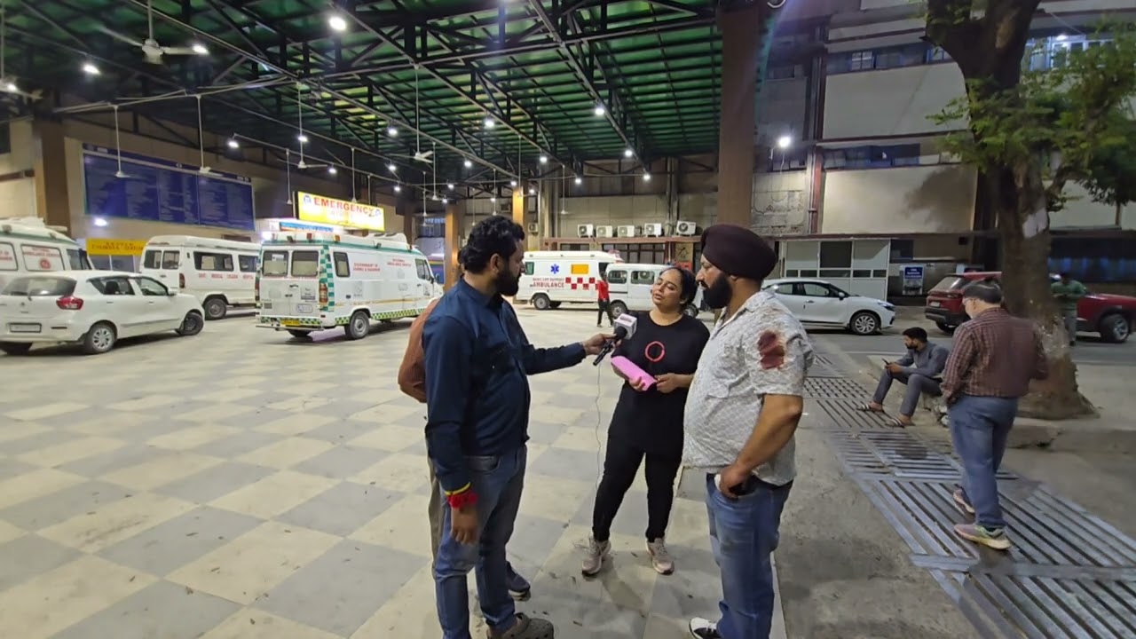 Jammu ke Nanak Nagar main ek family par huya humla, husband wife aur beta sab huye Ghayal.