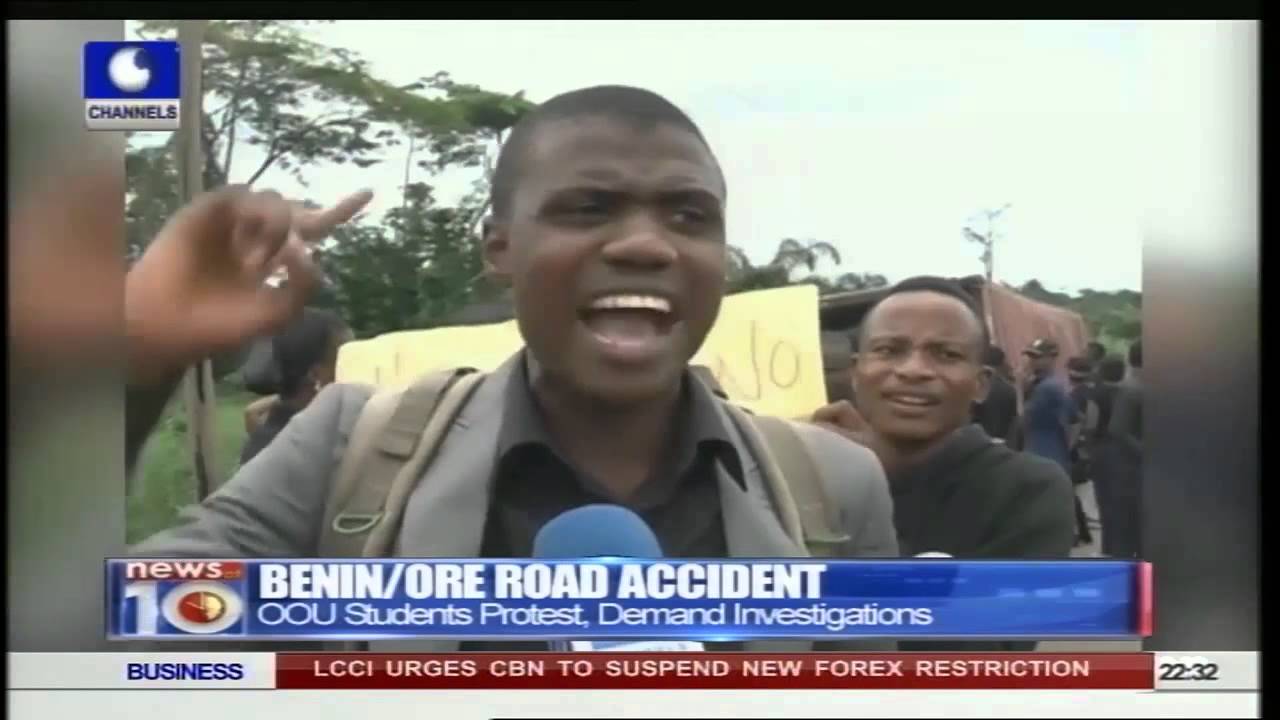 OOU Students Protest Accident Involving Fellow Students -- 29/06/15