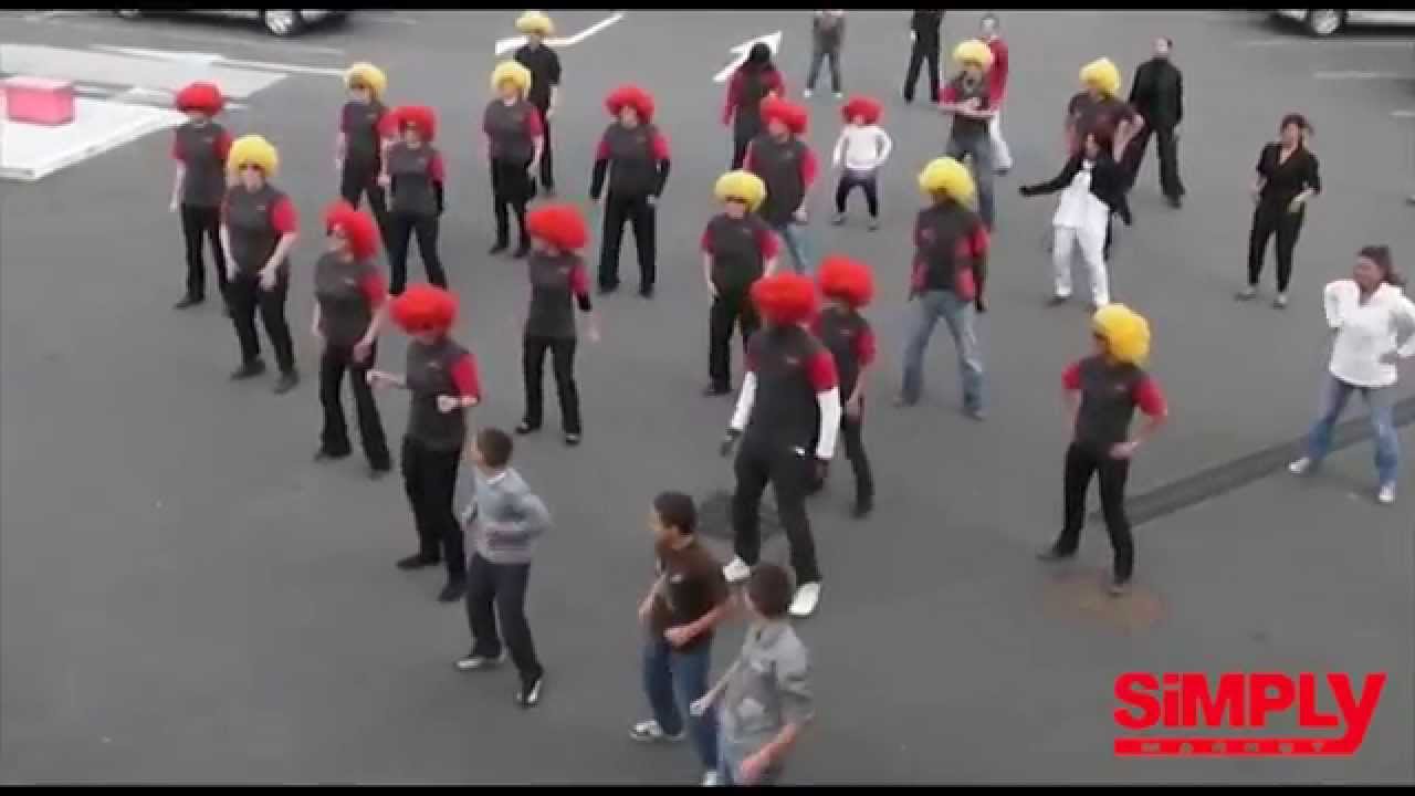 flashmob simply market  Artigues 2011