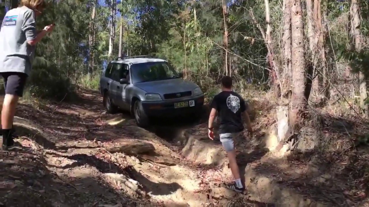 Toyota RAV4 XA10 XA20 SUV 4WD Australia Offroad Outdoor Slope Hill River Mud Terrain Drive