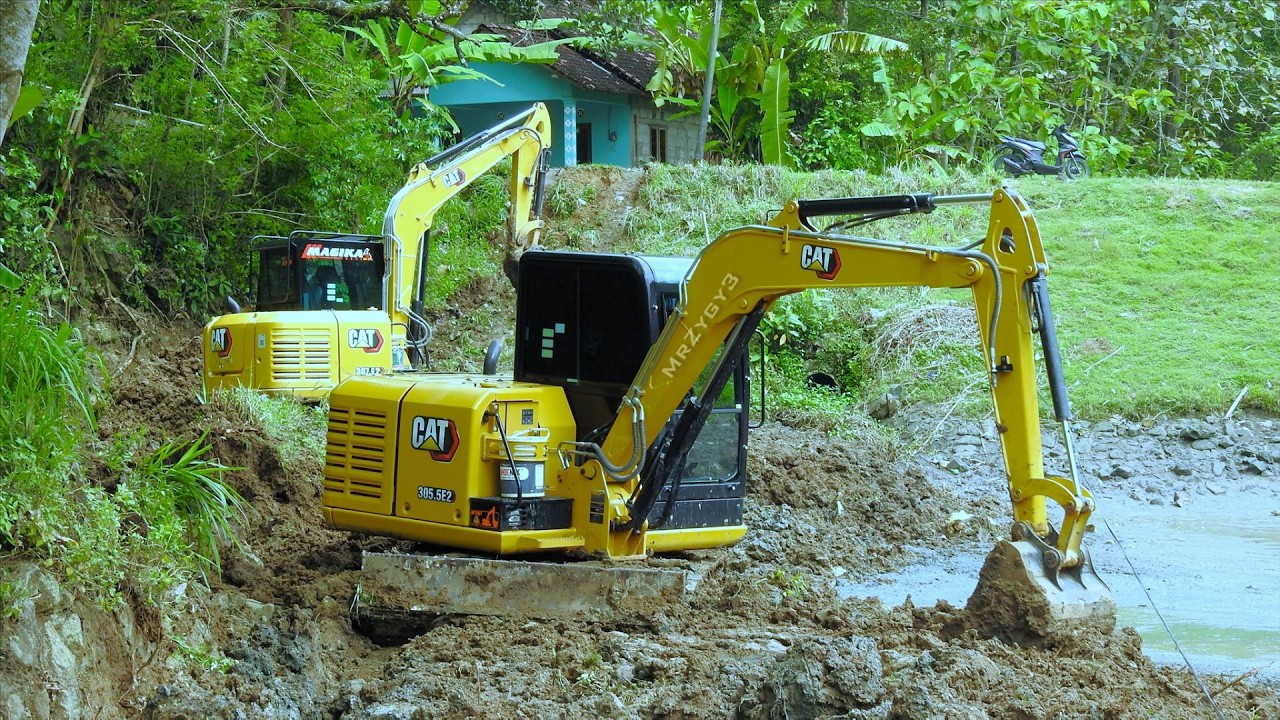 CAT 305 Mini Excavator DESTROYS the Dirt! 💪 Ultimate Teamwork