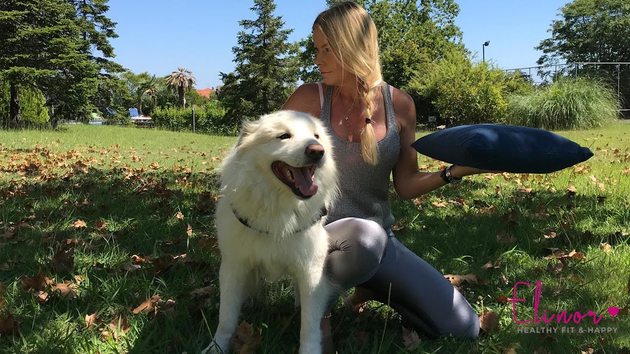 Πιλάτες για όλο το σώμα. Pilates full body, with a pillow