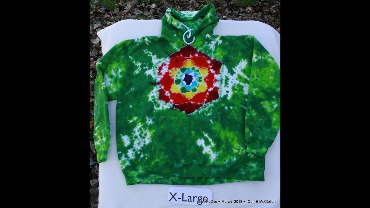 How to Tie Dye a Mandala on a Hoodie